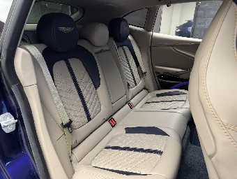 ASTON MARTIN DBX 2023 Image 19