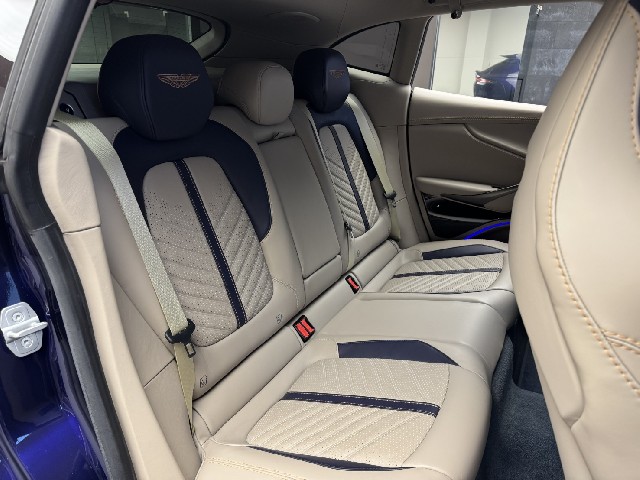 ASTON MARTIN DBX 2023 Image 25