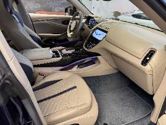 ASTON MARTIN DBX 2023 Image 21