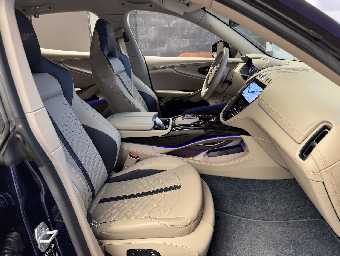 ASTON MARTIN DBX 2023 Image 22