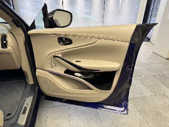 ASTON MARTIN DBX 2023 Image 24