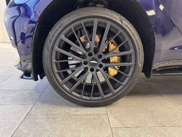 ASTON MARTIN DBX 2023 Image 40