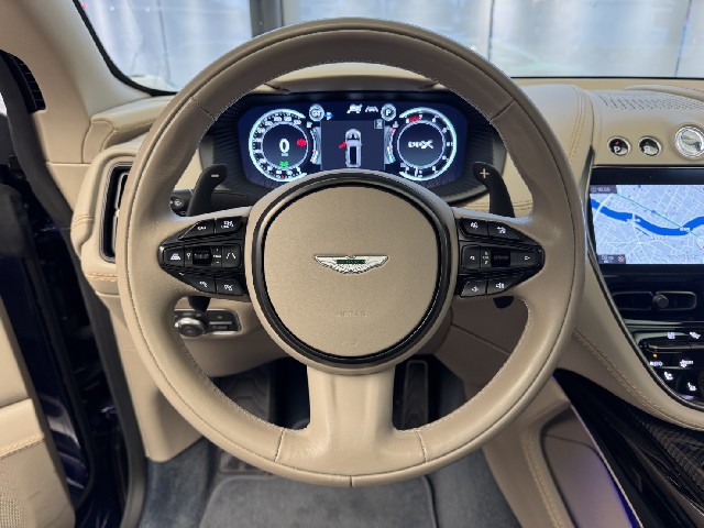 ASTON MARTIN DBX 2023 Image 44
