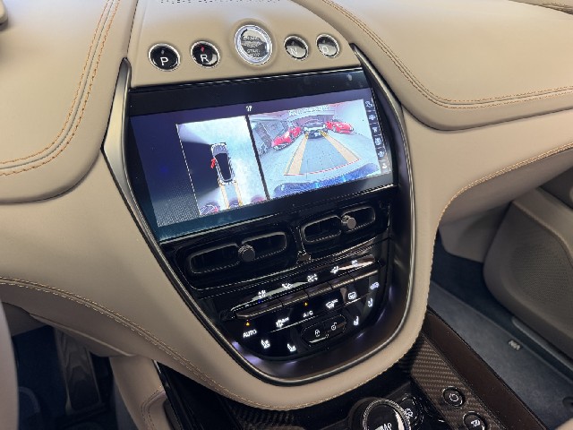 ASTON MARTIN DBX 2023 Image 49