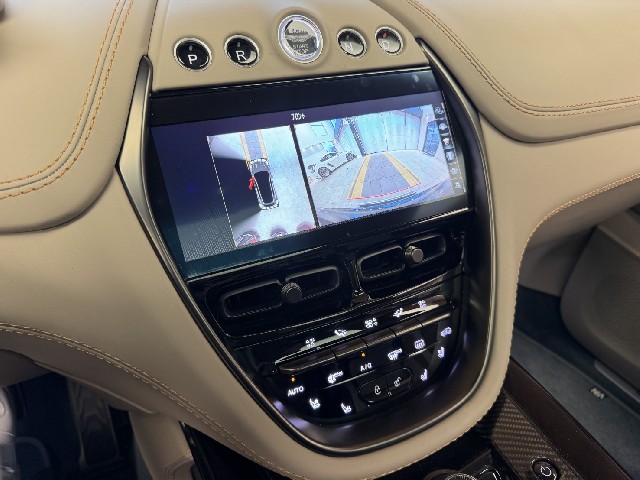 ASTON MARTIN DBX 2023 Image 50