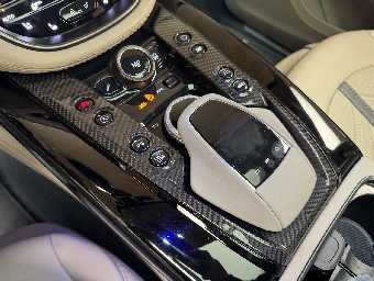 ASTON MARTIN DBX 2023 Image 45