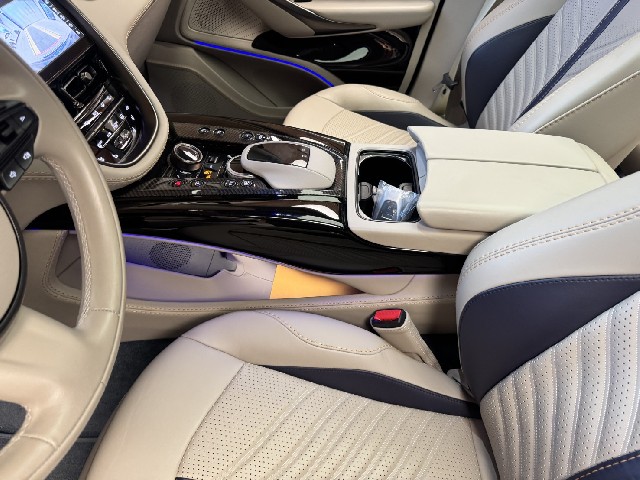 ASTON MARTIN DBX 2023 Image 55