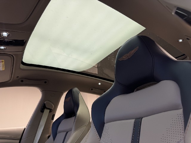 ASTON MARTIN DBX 2023 Image 57