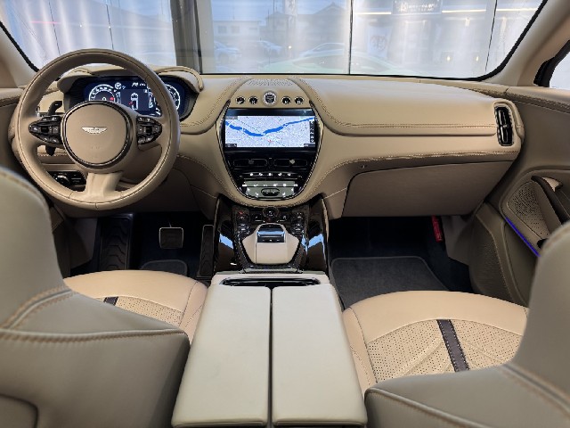 ASTON MARTIN DBX 2023 Image 59