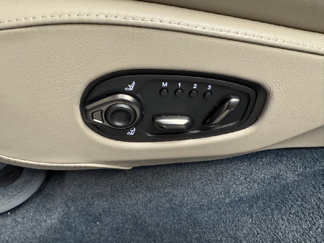 ASTON MARTIN DBX 2023 Image 60