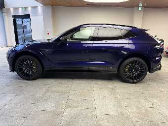ASTON MARTIN DBX 2023 Image 8