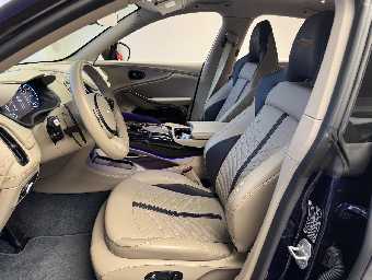 ASTON MARTIN DBX 2023 Image 10