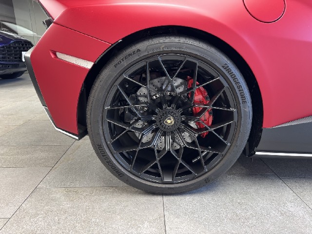 LAMBORGHINI HURACAN 2023 Image 33