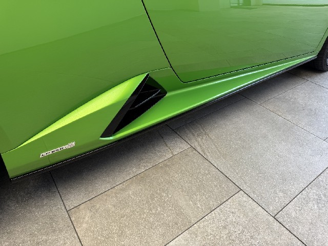 LAMBORGHINI HURACAN 2024 Image 24