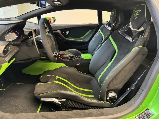 LAMBORGHINI HURACAN 2024 Image 30