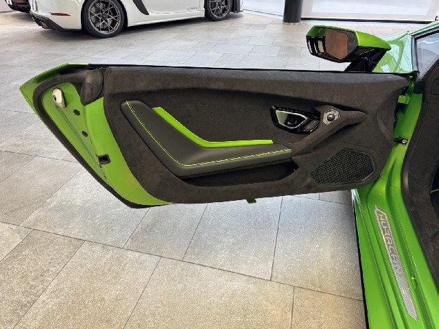 LAMBORGHINI HURACAN 2024 Image 32