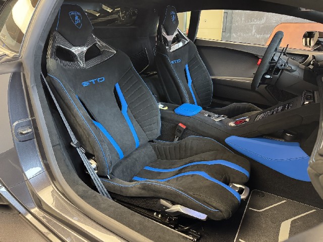 LAMBORGHINI HURACAN 2021 Image 21