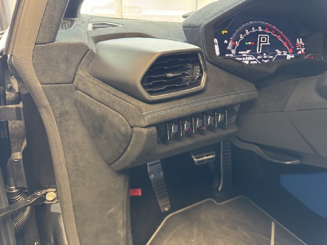 LAMBORGHINI HURACAN 2021 Image 39