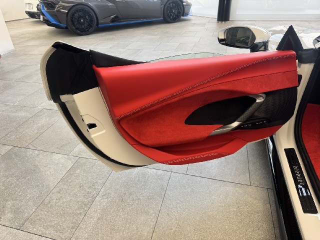 FERRARI 296GTS 2025 Image 26