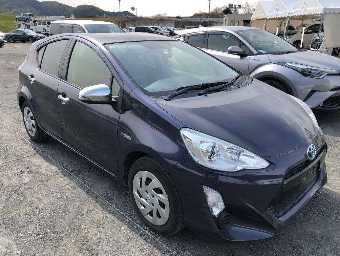 TOYOTA AQUA 2015 Image 2