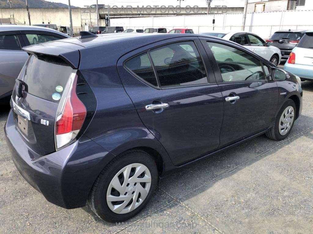 TOYOTA AQUA 2015 Image 4