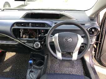 TOYOTA AQUA 2015 Image 6