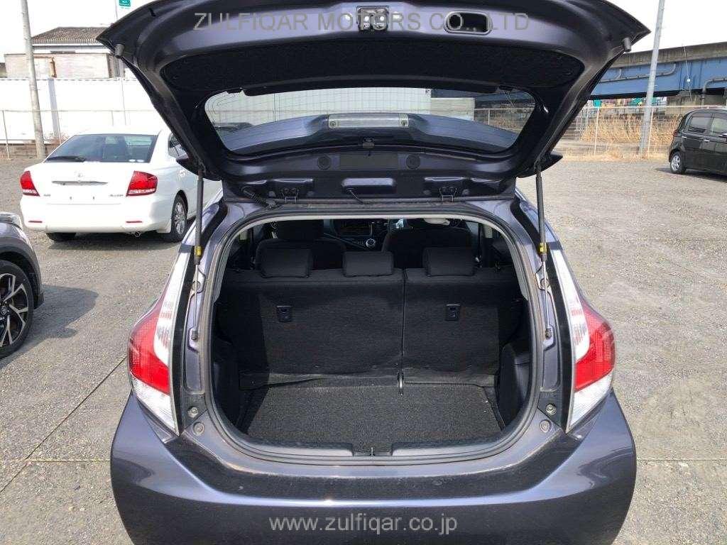 TOYOTA AQUA 2015 Image 8