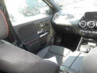 MERCEDES BENZ GLA CLASS 2023 Image 11