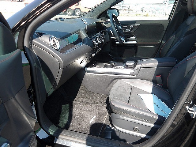 MERCEDES BENZ GLA CLASS 2023 Image 21