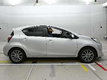 TOYOTA AQUA 2019 Image 3