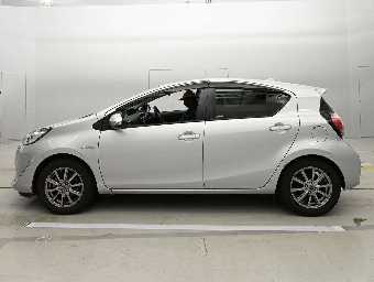 TOYOTA AQUA 2019 Image 4