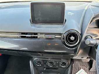 MAZDA DEMIO 2016 Image 6