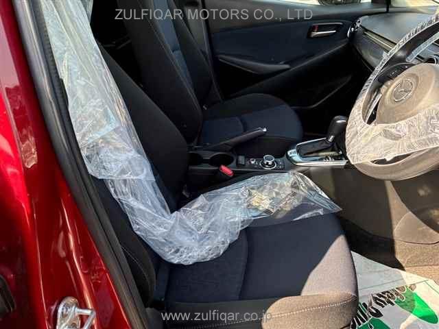 MAZDA DEMIO 2016 Image 7