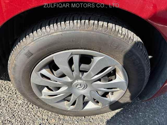 MAZDA DEMIO 2016 Image 9