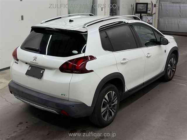 PEUGEOT 2008 2018 Image 5