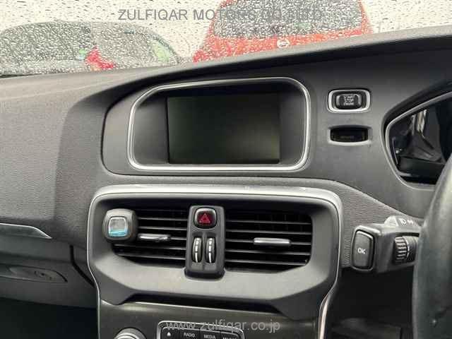 VOLVO V40 2014 Image 6