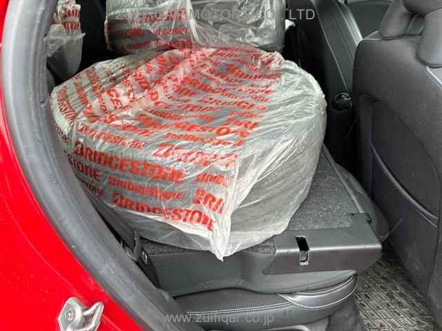 VOLVO V40 2014 Image 8