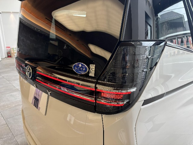 TOYOTA VOXY 2023 Image 22