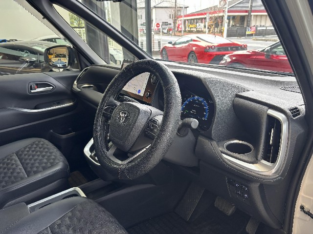 TOYOTA VOXY 2023 Image 23