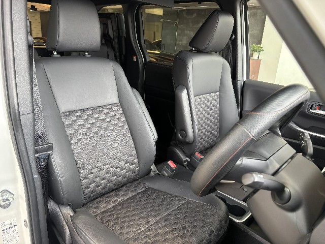 TOYOTA VOXY 2023 Image 25