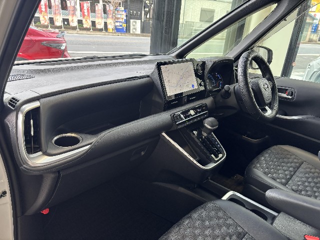 TOYOTA VOXY 2023 Image 33