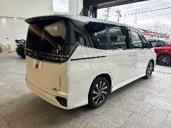 TOYOTA VOXY 2023 Image 5