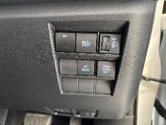 TOYOTA VOXY 2023 Image 40