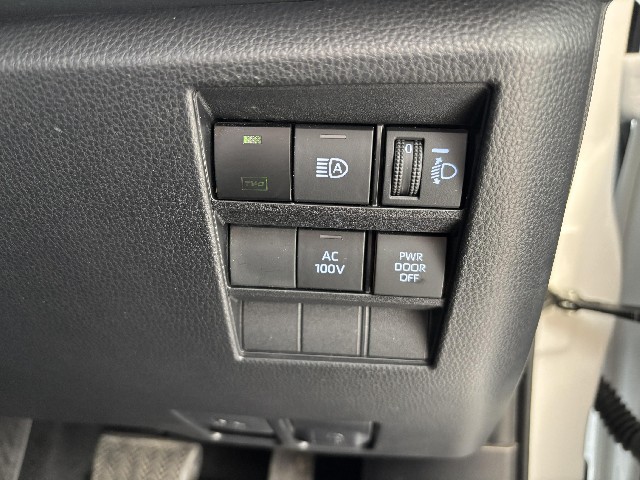 TOYOTA VOXY 2023 Image 46