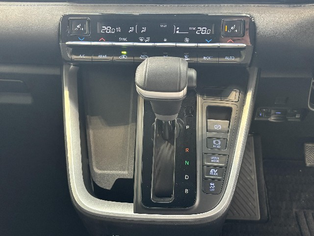 TOYOTA VOXY 2023 Image 54