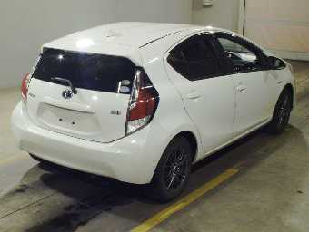 TOYOTA AQUA 2015 Image 2