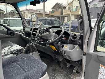 HINO DUTRO 2015 Image 13