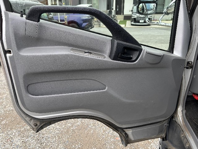 HINO DUTRO 2015 Image 24