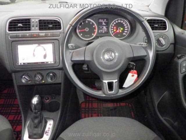 VOLKSWAGEN POLO 2013 Image 3