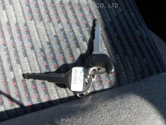 MAZDA BONGO FRIENDEE 2001 Image 11